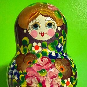 🎨 Hand-Painted Czech Nesting Doll – 5-Piece Matryoshka from Czechia – Folk Art